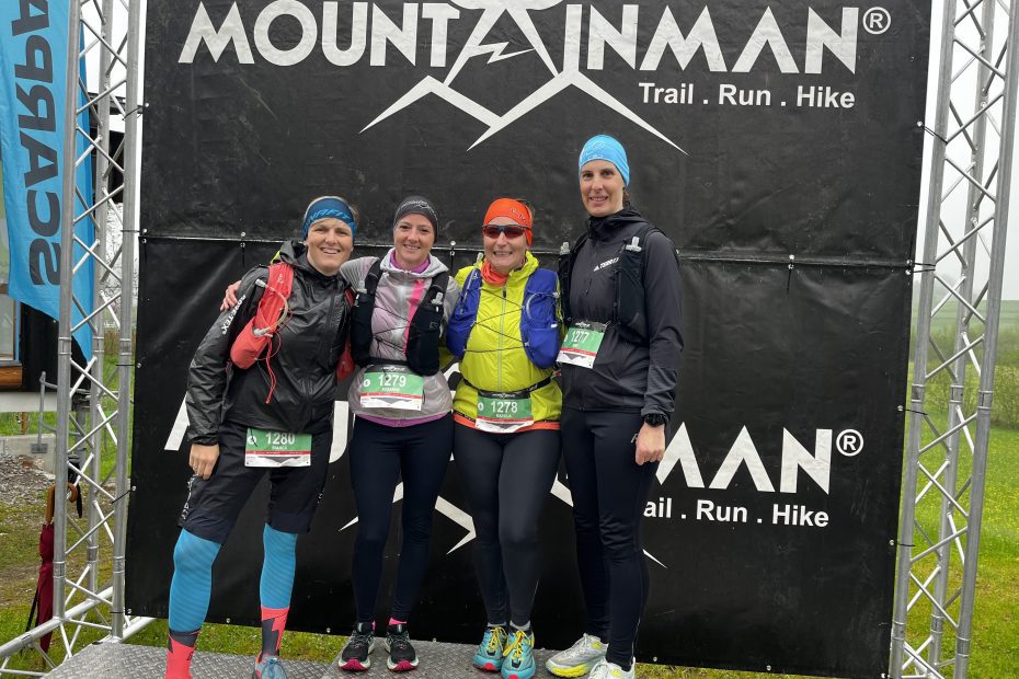 Bianca mit Teilnehmerinnen von Woman goes Trail beim Mountainman in Pommelsbrunn